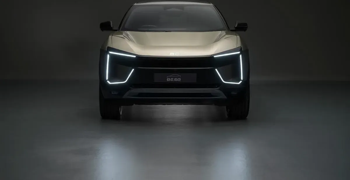 Mahindra XEV 9e - 3