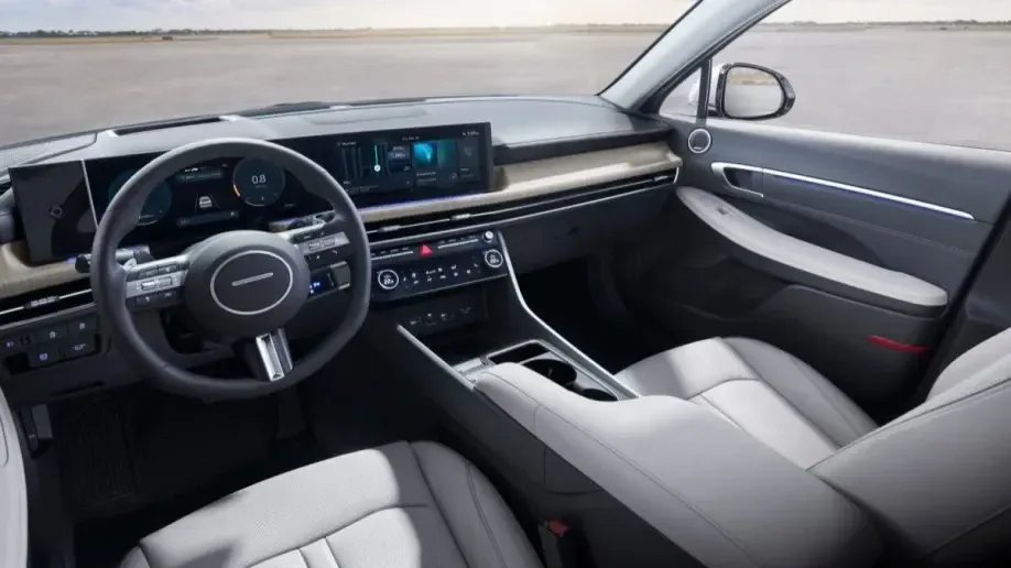 Hyundai Sonata - 2